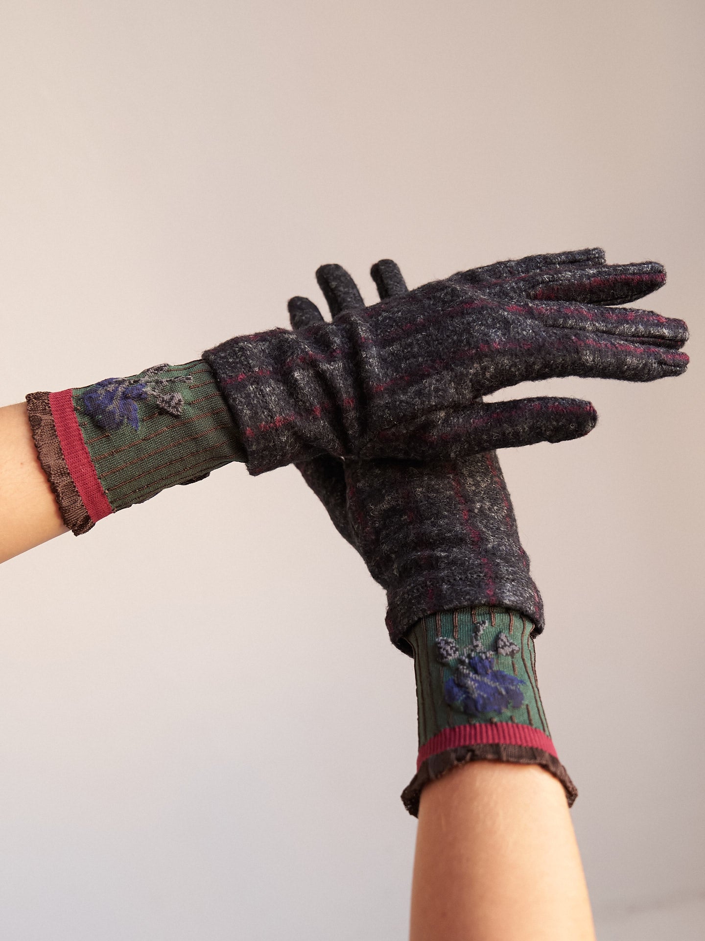 Long flower gloves